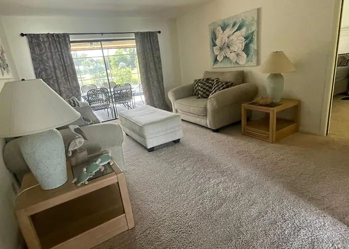 Great Family Home With A New Sparkling Pool,Lovely Lake View, Close To Beach
