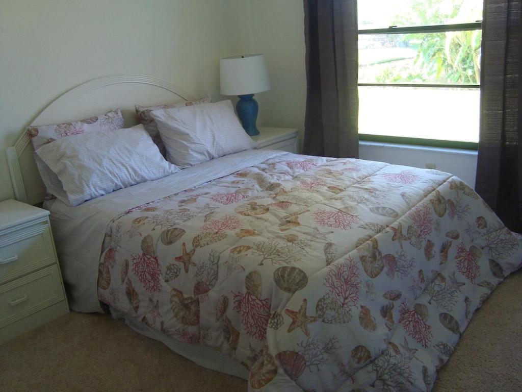 Great Family With A New Sparkling Pool,lovely View, Close To North Naples