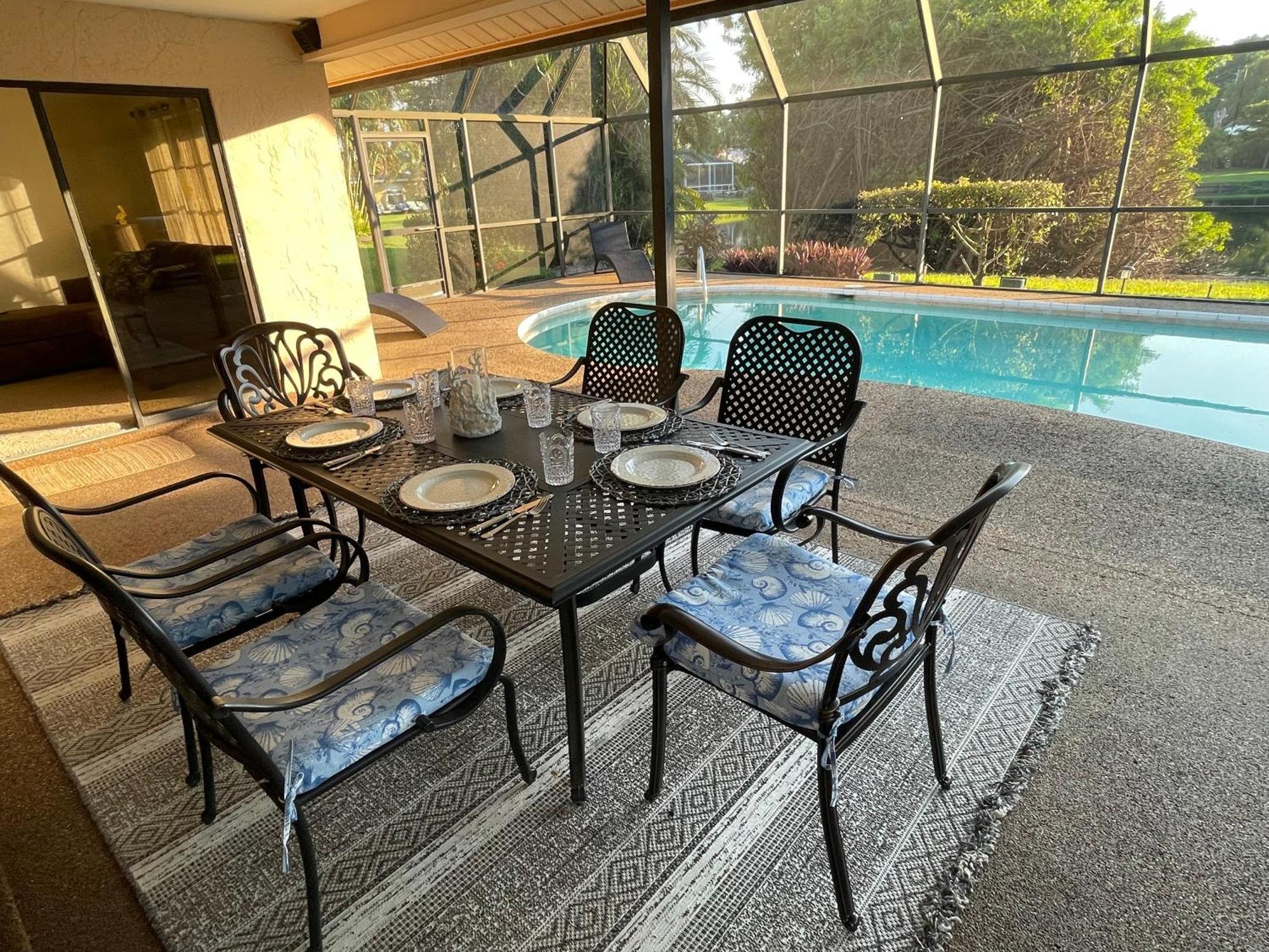 Great Family With A New Sparkling Pool,lovely View, Close To * North Naples
