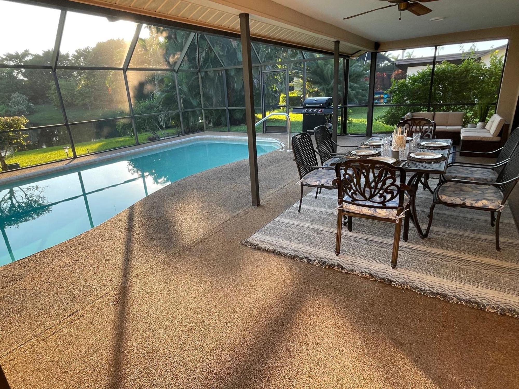 Great Family With A New Sparkling Pool,lovely View, Close To North Naples